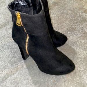 black boots w/ gold zipper